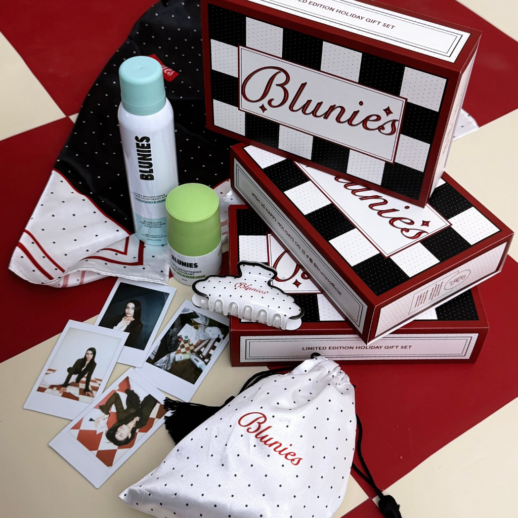Blunies Holiday Gift Set (1 x Fresh Mint & Pear, 1 x Fresh Jill & Aloe Vera, 1 Holiday Silk Pouch)